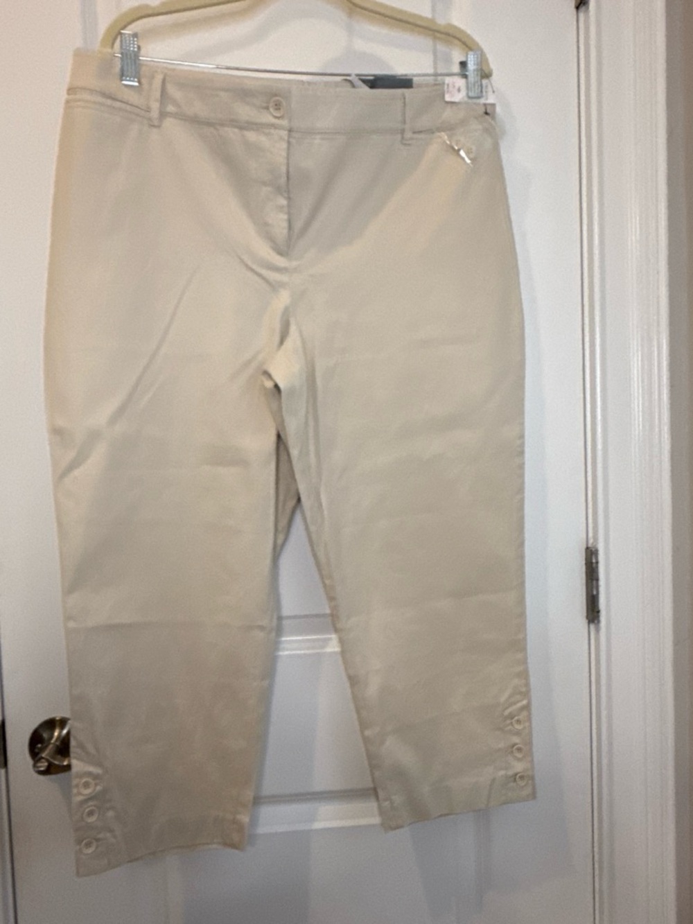 Talbots Beige Crop Capris with Button Hem
